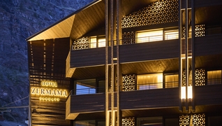 Das Hotel ZERMAMA wurde 2019 gesamtsaniert. Es wird mit Holzpellets aus dem Oberwallis beheizt.